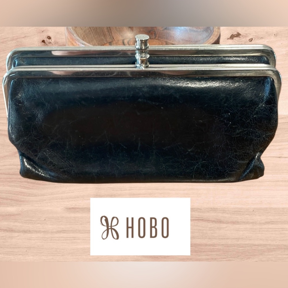 HOBO LAUREN WALLET REPOSHING